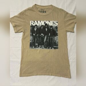 Ramones Distressed Graphic Tee NWOT Sz XS P2P 18–22 Women's M 100% Cotton